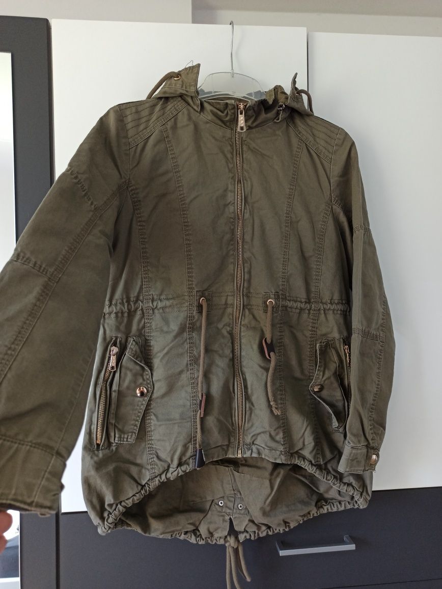 Klasyczna parka khaki, dłuższy tył, kaptur, zamek, kieszenie, bawełna