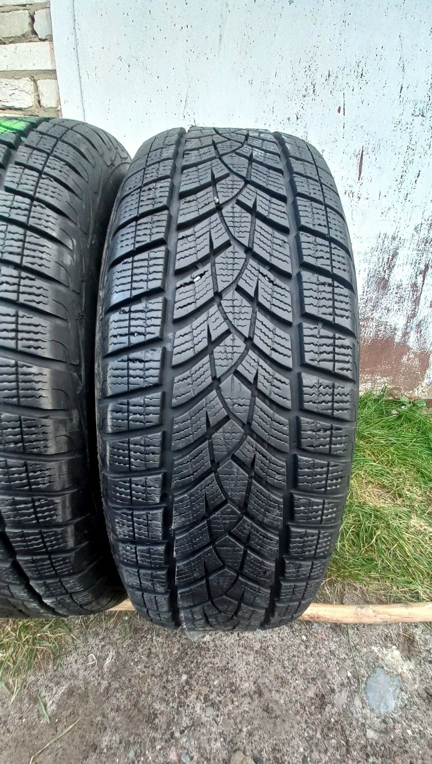 Шини зимові 4шт R17 GoodYear UltraGrip 225/65/17 вир. Німеччина 7мм.