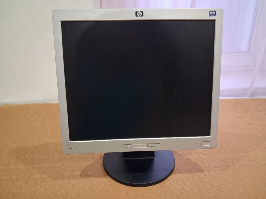 Віддам монітор HP L1706 - 17, VGA, у хорошому стані - за 2 мілки Mmmax