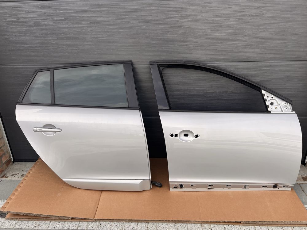 Двері дверка меган 3 Megane 3 TED69