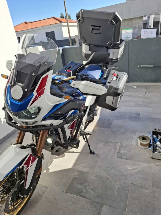 Africa Twin 1100 Adventure Sports DCT 2023 - Impecável e muitos Extras