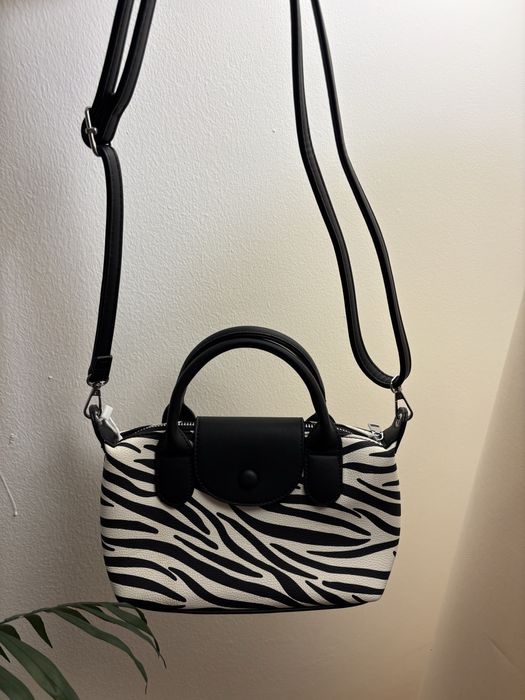 Mala padrao animal print/zebra em preto e branco, tamanho S.