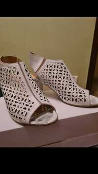 Eleganckie buty na obcasie