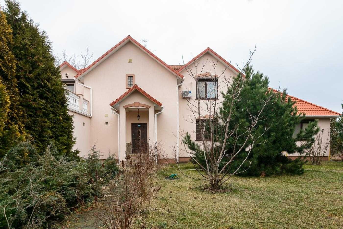 Будинок з басейном в с. Великі Дмитровичі, Новообухівська трасса