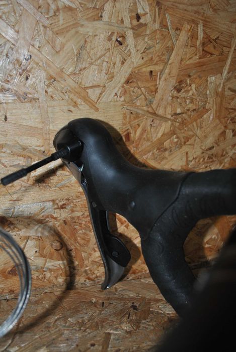 Zestaw kokpit Shimano 105 ST-5600 klamkomanetki 2x10s Bontrager Select