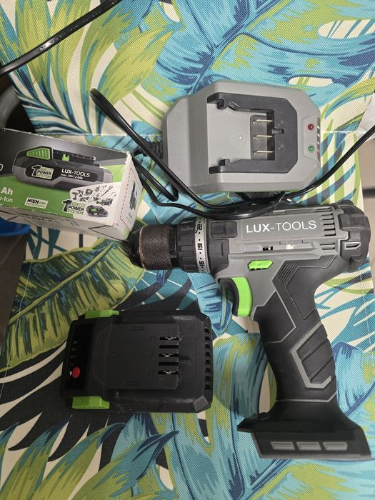 Wiertarko wkrętarka LUX-TOOLS + 2x akumulator I 1× ładowarka