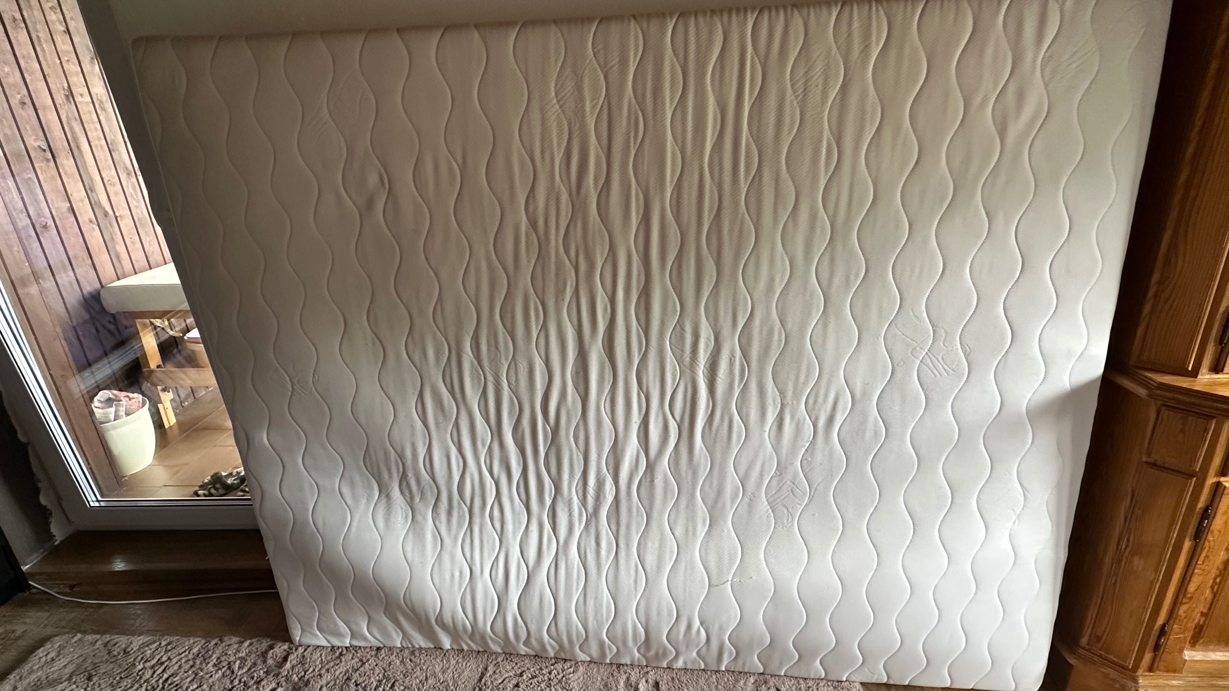 materac 160X200 używany w dobrym stanie