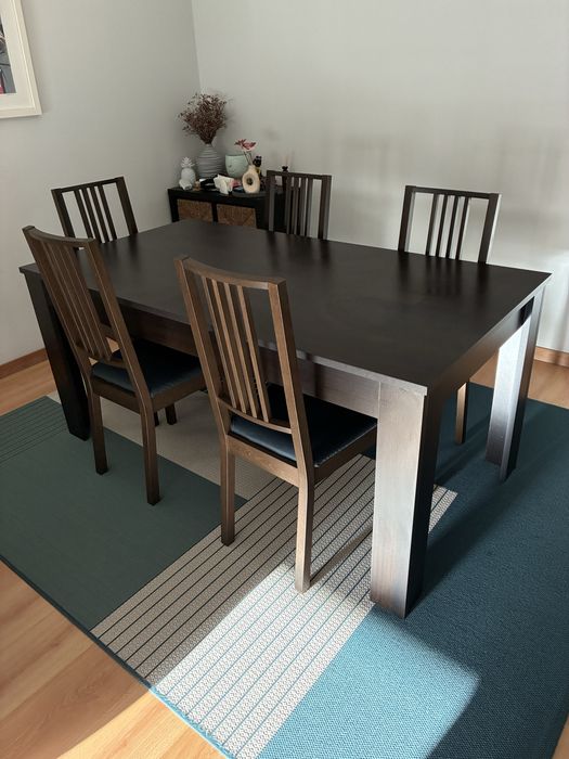 Mesa + 6 cadeiras sala / cozinha - para desocupar