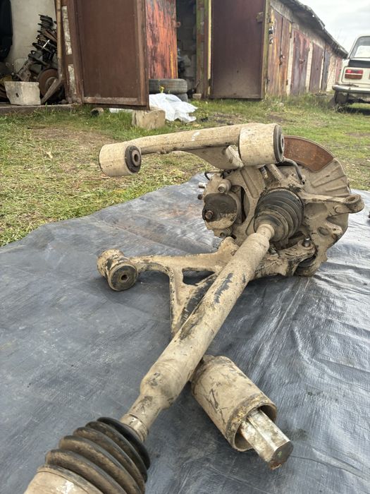 Поворотный кулак в сборе Мерседес МЛ.