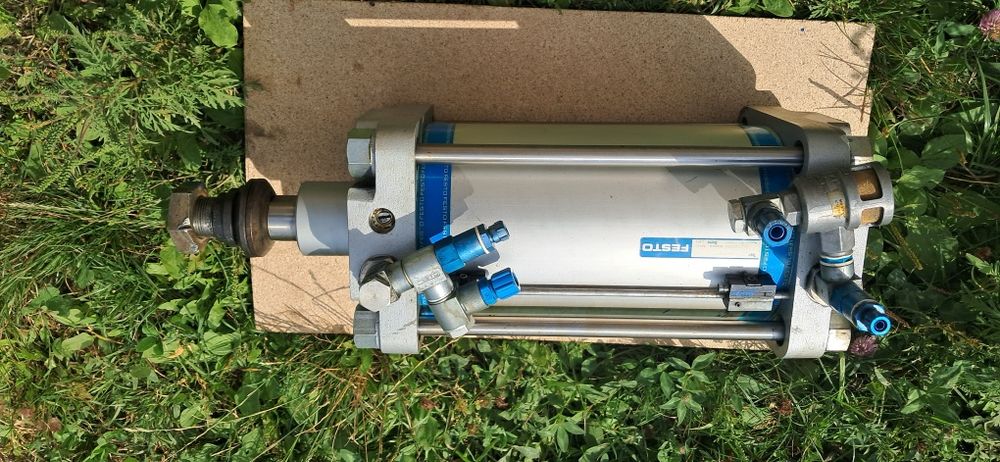 Продам пневмоцилиндр festo 2шт