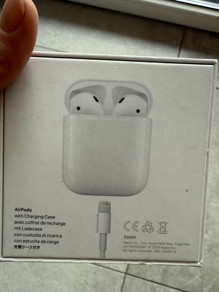 Безпровідні навушники airpods