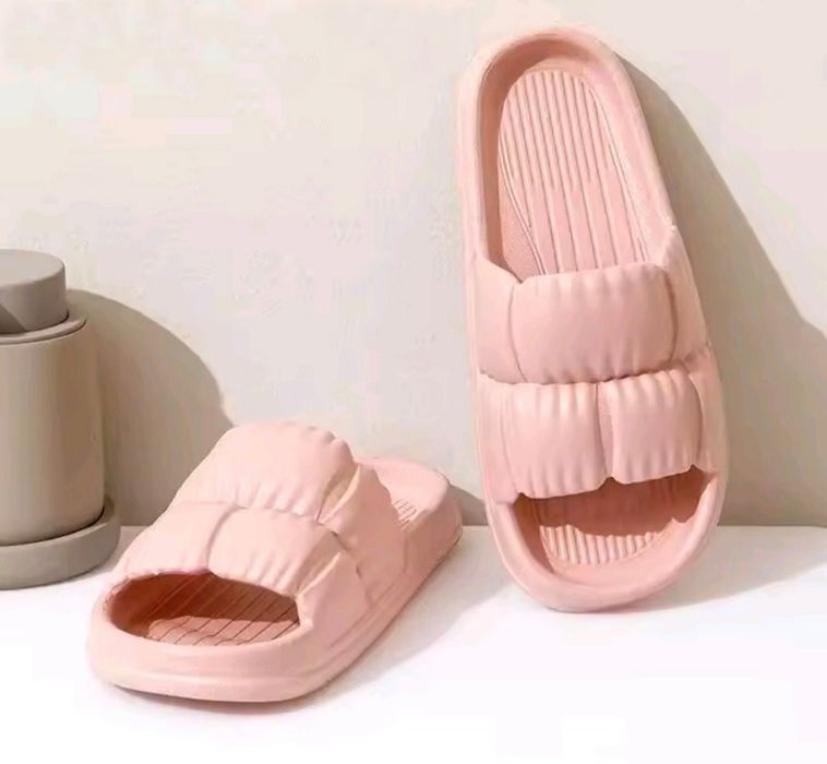 Рожеві шльопанці/тапочки 37 р