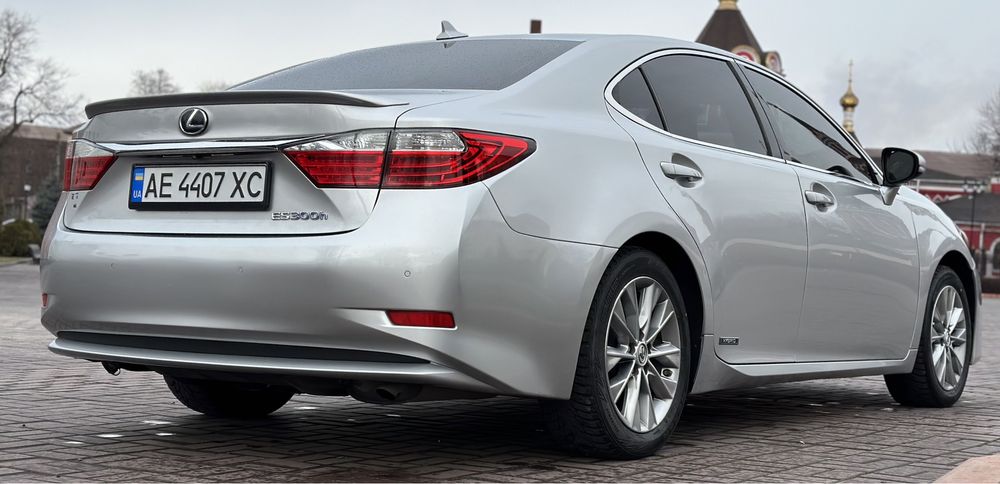 Продам Lexus ES300h 12/2012 2.5 Гибрид ГАЗ