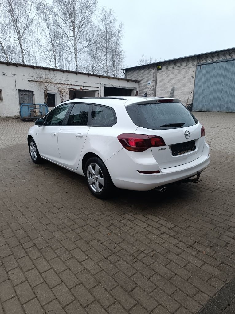 Opel astra 1.4 turbo zarejestrowana