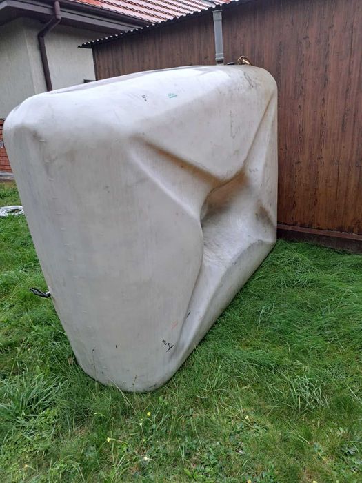 Pojemnik plastikowy na olej opałowy (deszczówkę, szambo) 2000 l.