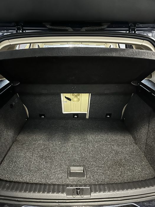 Хімчистка салону авто, полірування фар на автомобілі