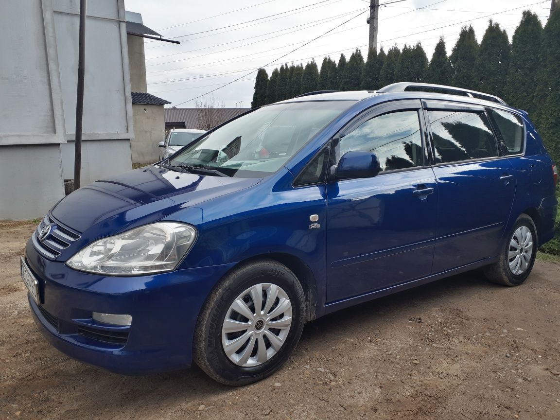 toyota avensis verso