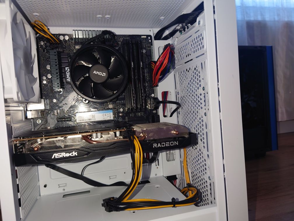Komputer gamingowy ryzen 5 4500, 32GB DDR4, RX 6600 8GB M.2 1T W11
