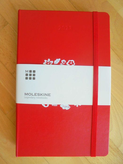 Kalendarz dzienny 2023 Moleskine - Scarlet Red PROMOCJA 15%