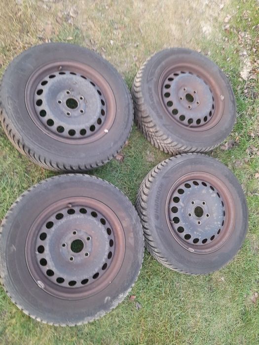 Oryg. koła 195/65/15 5x112 Golf V opony zima 22r.