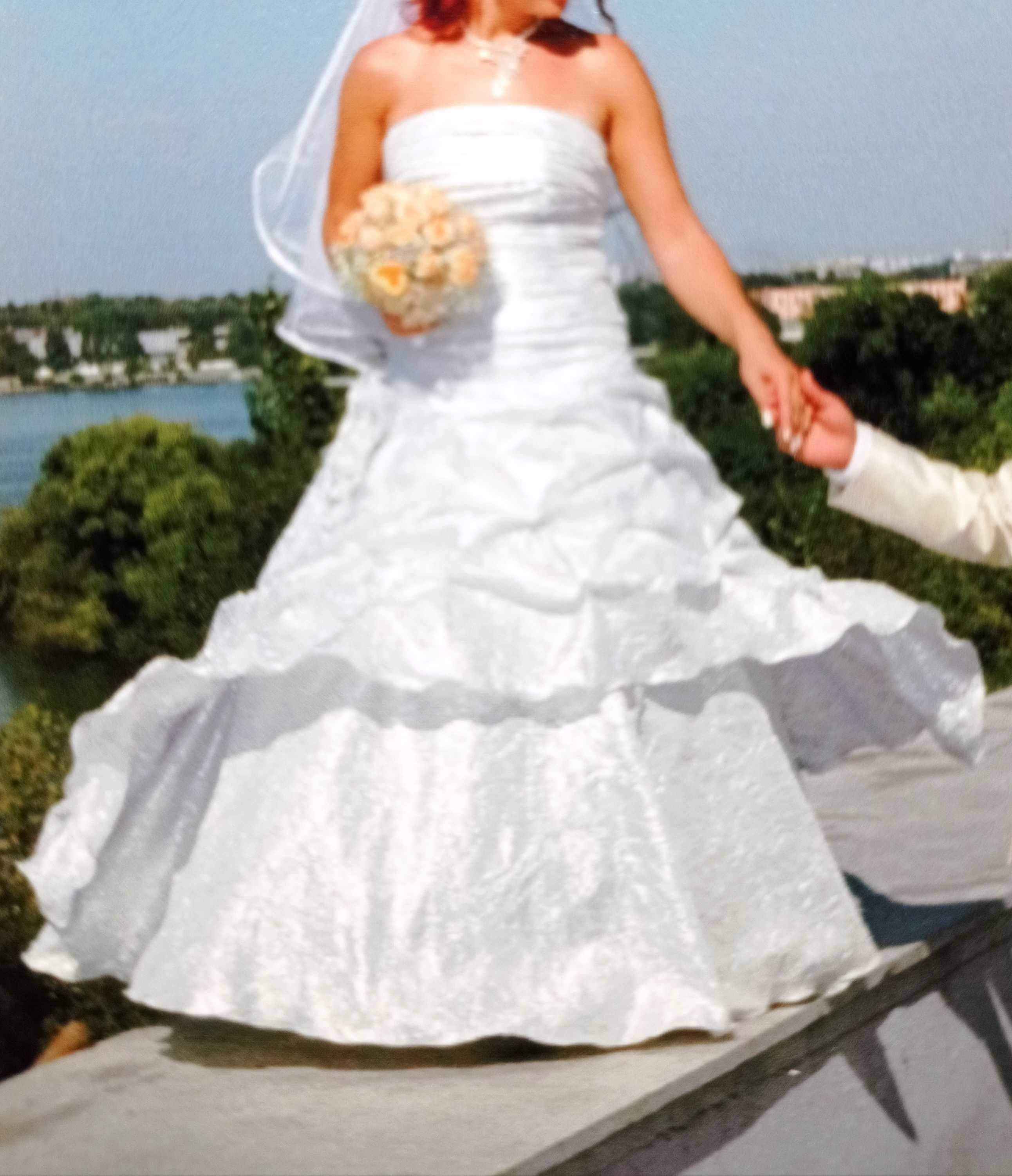 Платье свадебное, выпускное, концертное