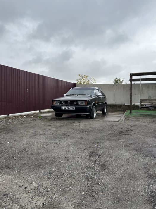 Продам автомобіл lancia delta 1987