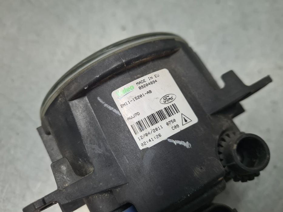 Farol nevoeiro frente esquerdo FORD Focus III