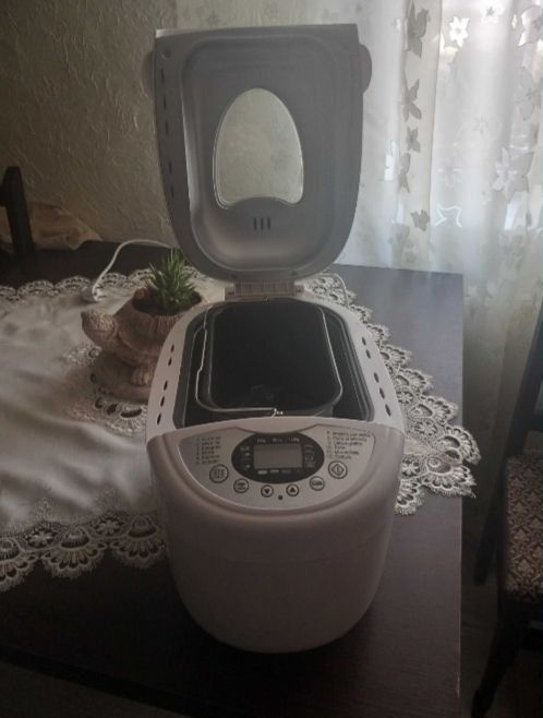 Продам хлебопечку