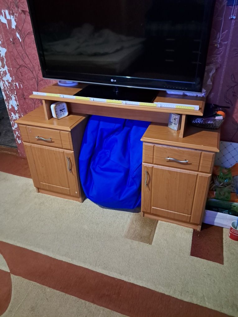 Продаю мебель трюмо