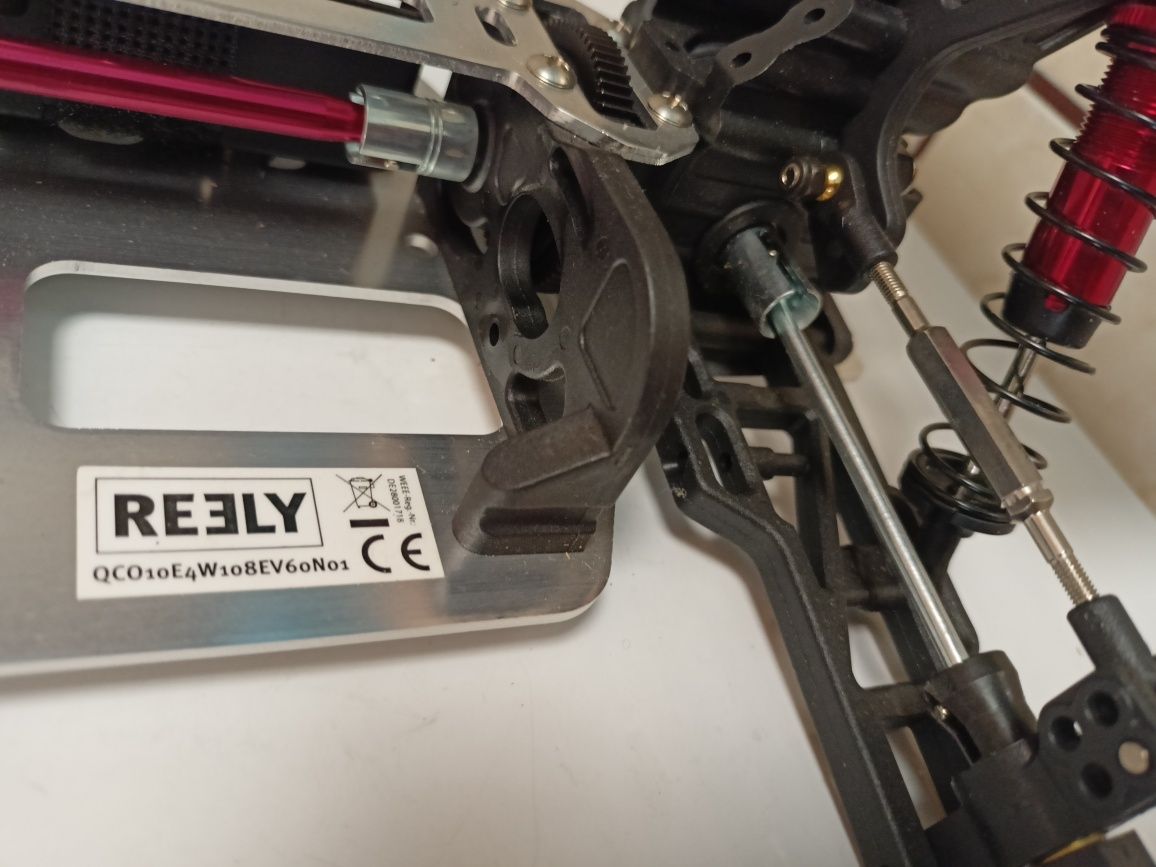 Podwozie  modelu RC  reely rhino 1:10