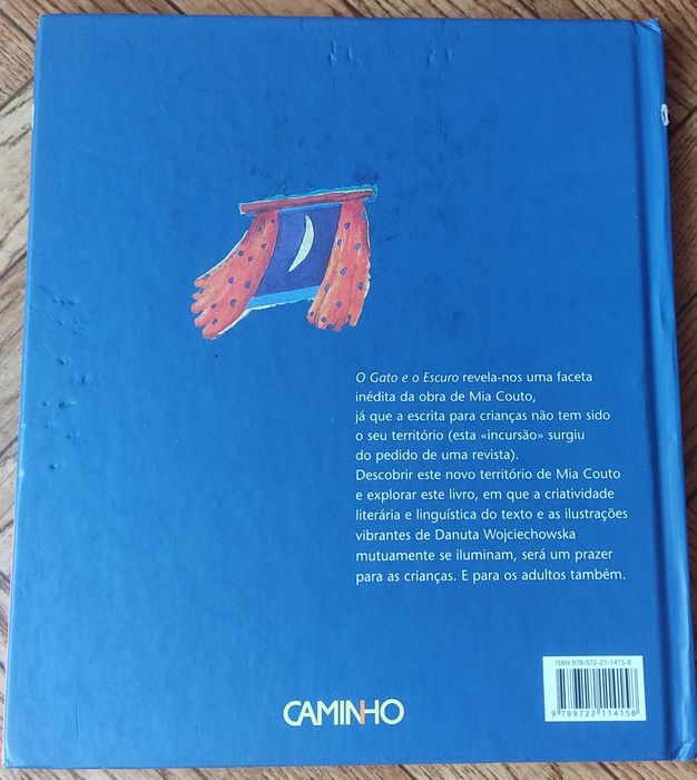 Livro "o gato e o escuro" de Mia Couto