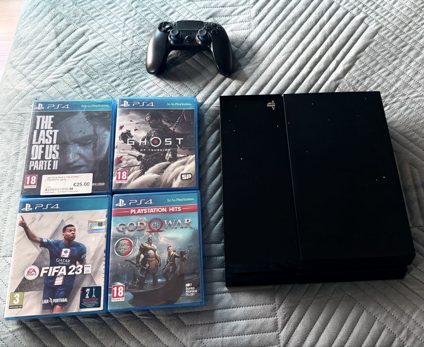 PS4 + Jogos + Cabos tudo TOP