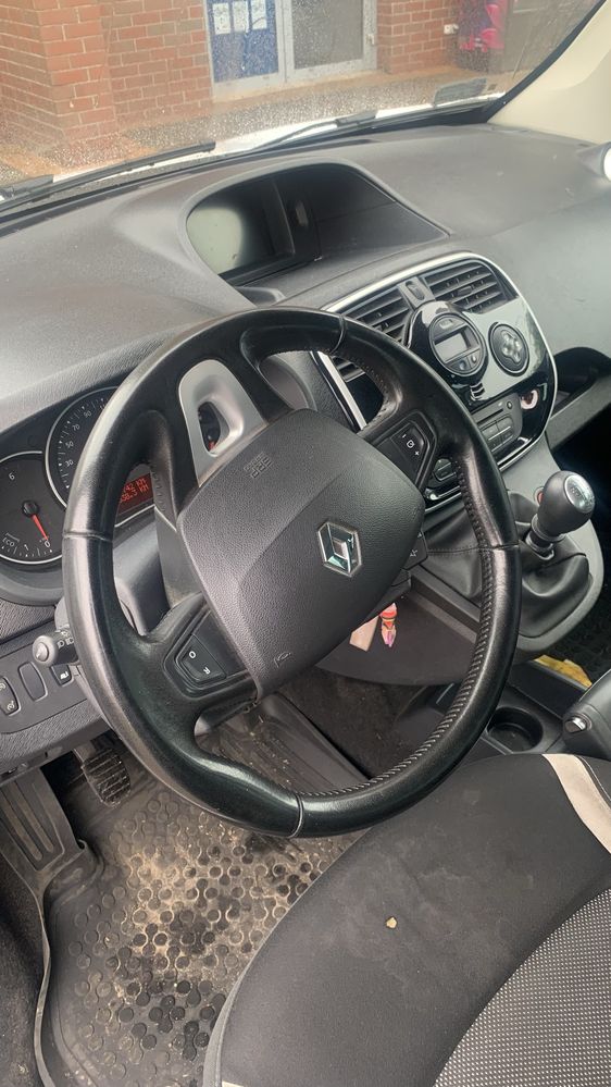 Renault cnngoo biały