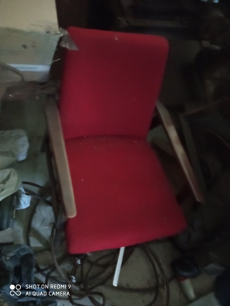 Krzesło PRL dyrektorskie fotel śnieżka lisek