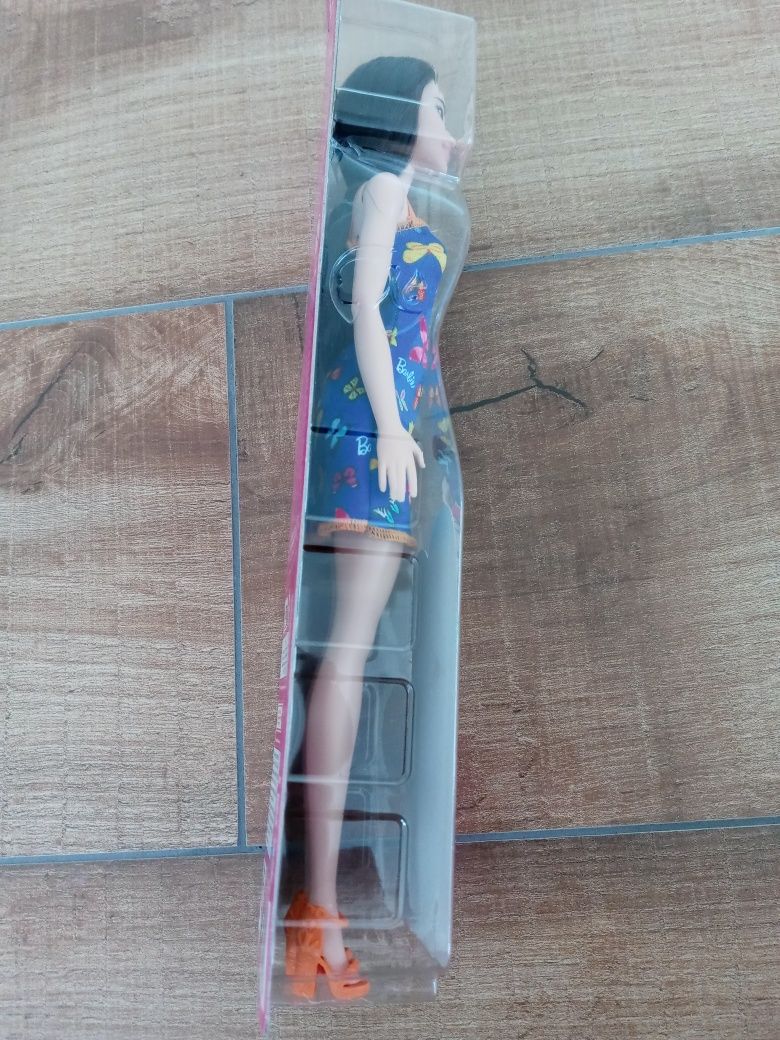 Lalka Barbie w sukience w motyle, 30 cm