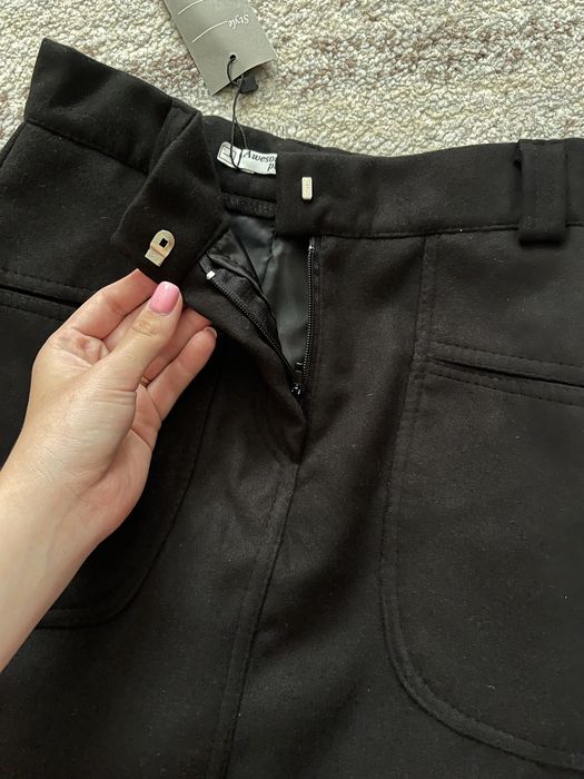 Спідниця чорна коротка