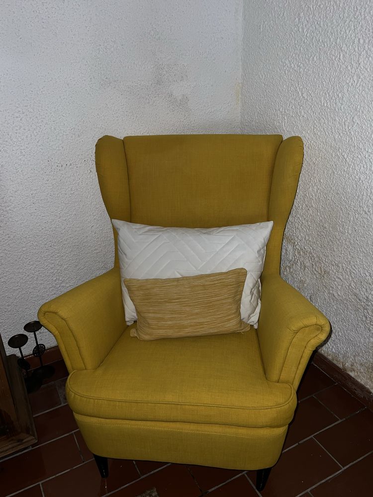2 poltronas amarelas