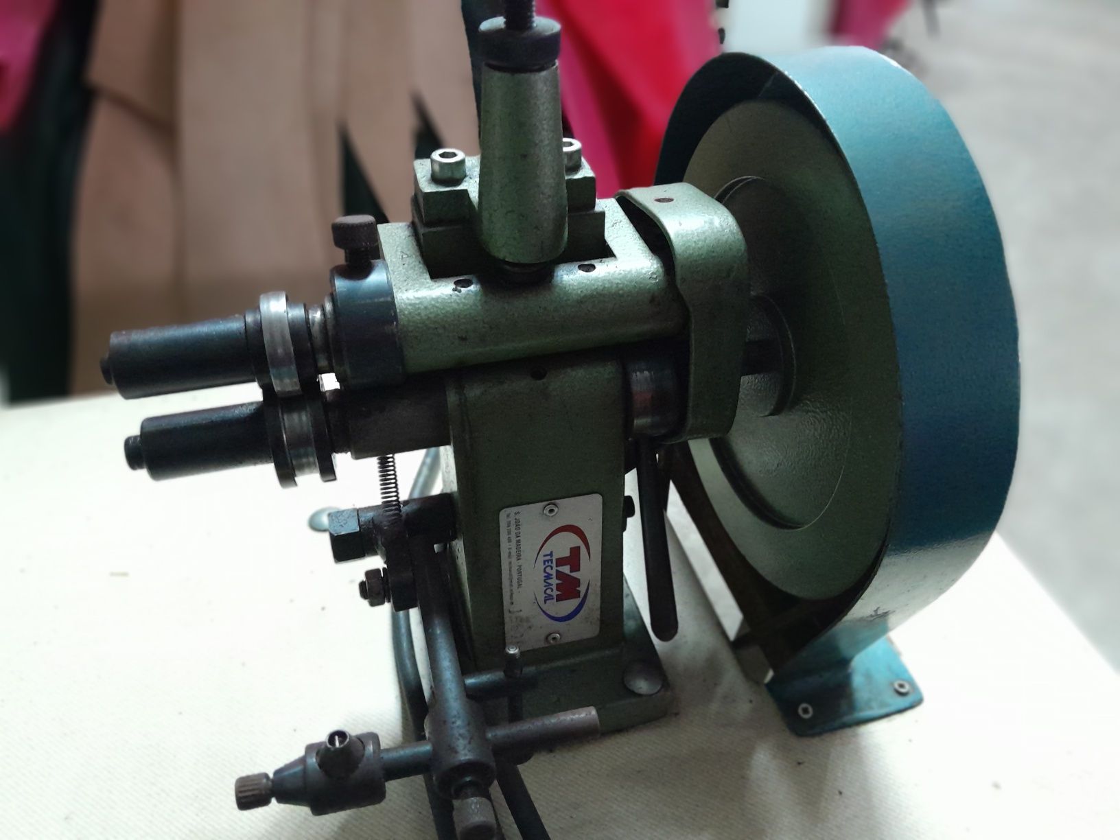 Máquina de orlar fitilho