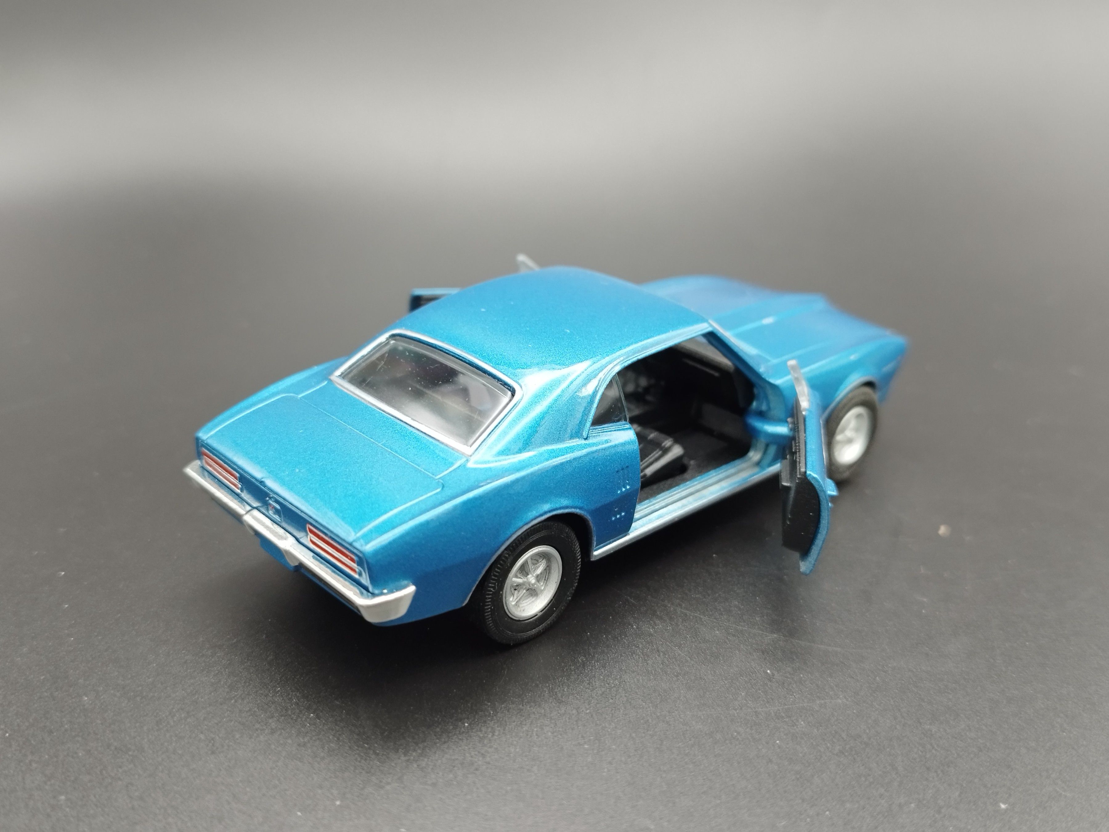 Skala ok.1:34-39 Pontiac Firebird 1967 model