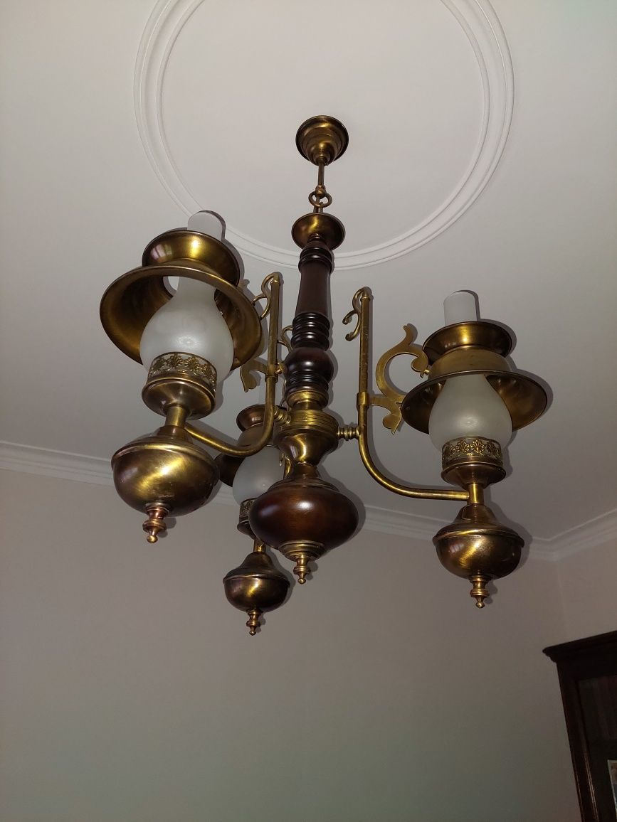 Lustre ou candeeiro em estado de novo