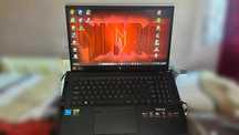 Laptop Acer nitro v15 + podkładkę chłodzącą