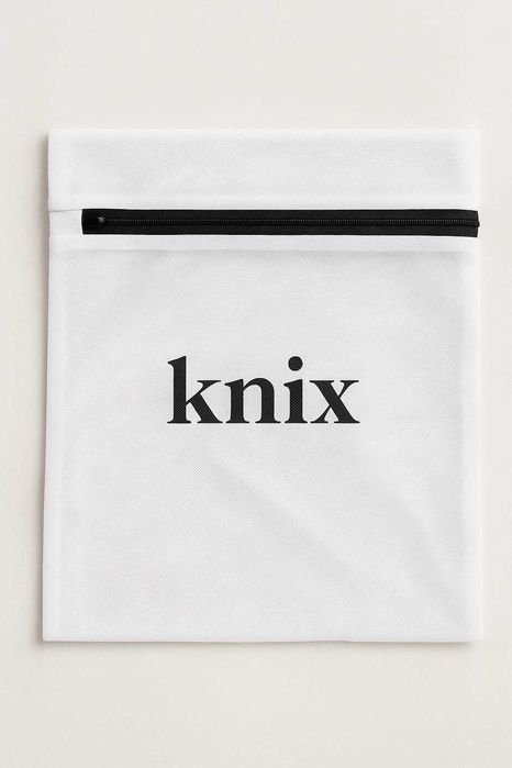 Мешок  для деликатной стирки вещей на змейке 26*24 см