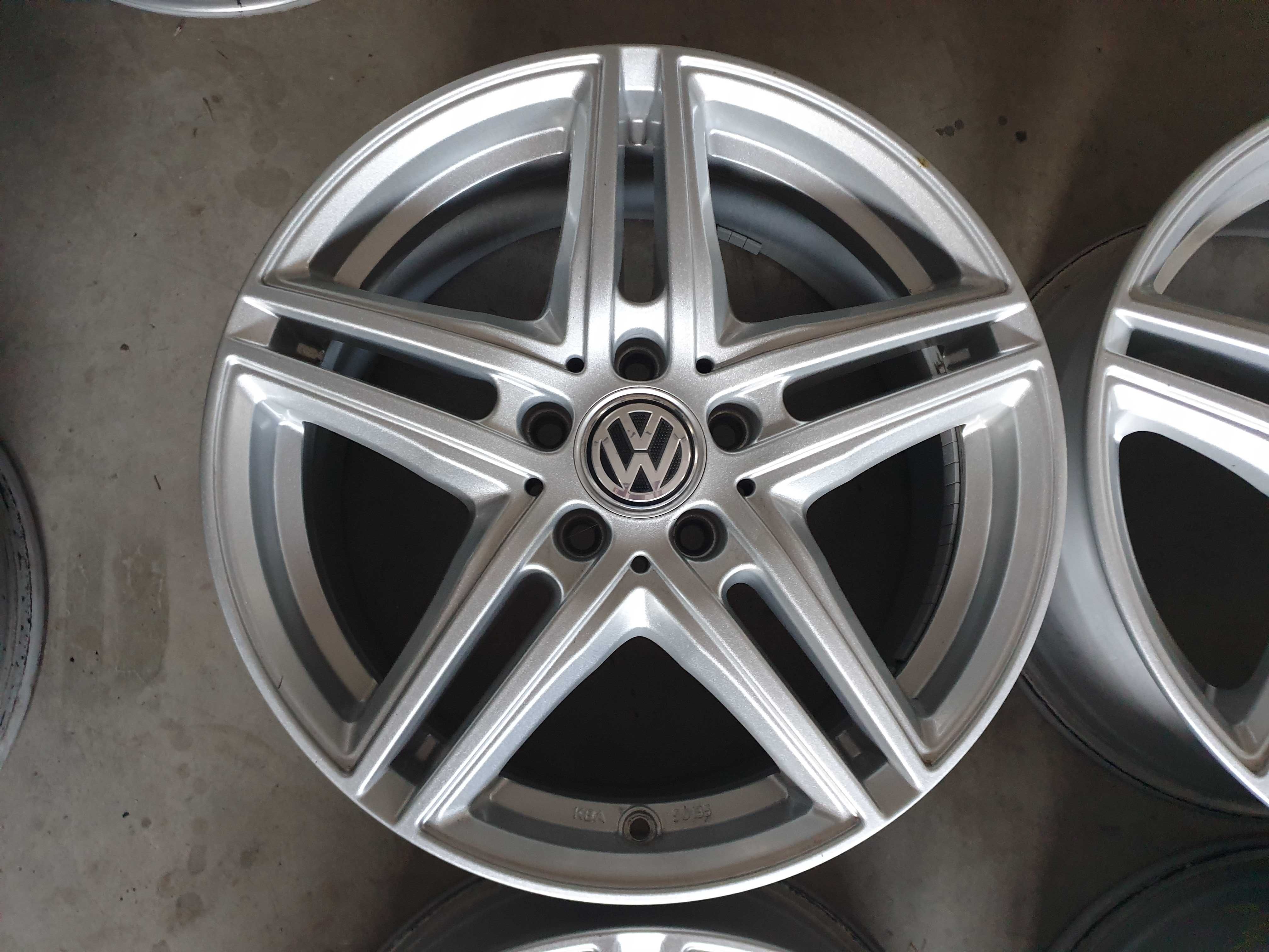Alufelgi 17" VW Golf VII Passat b6 b7 b8 cc Tiguan Touran Caddy 5x112