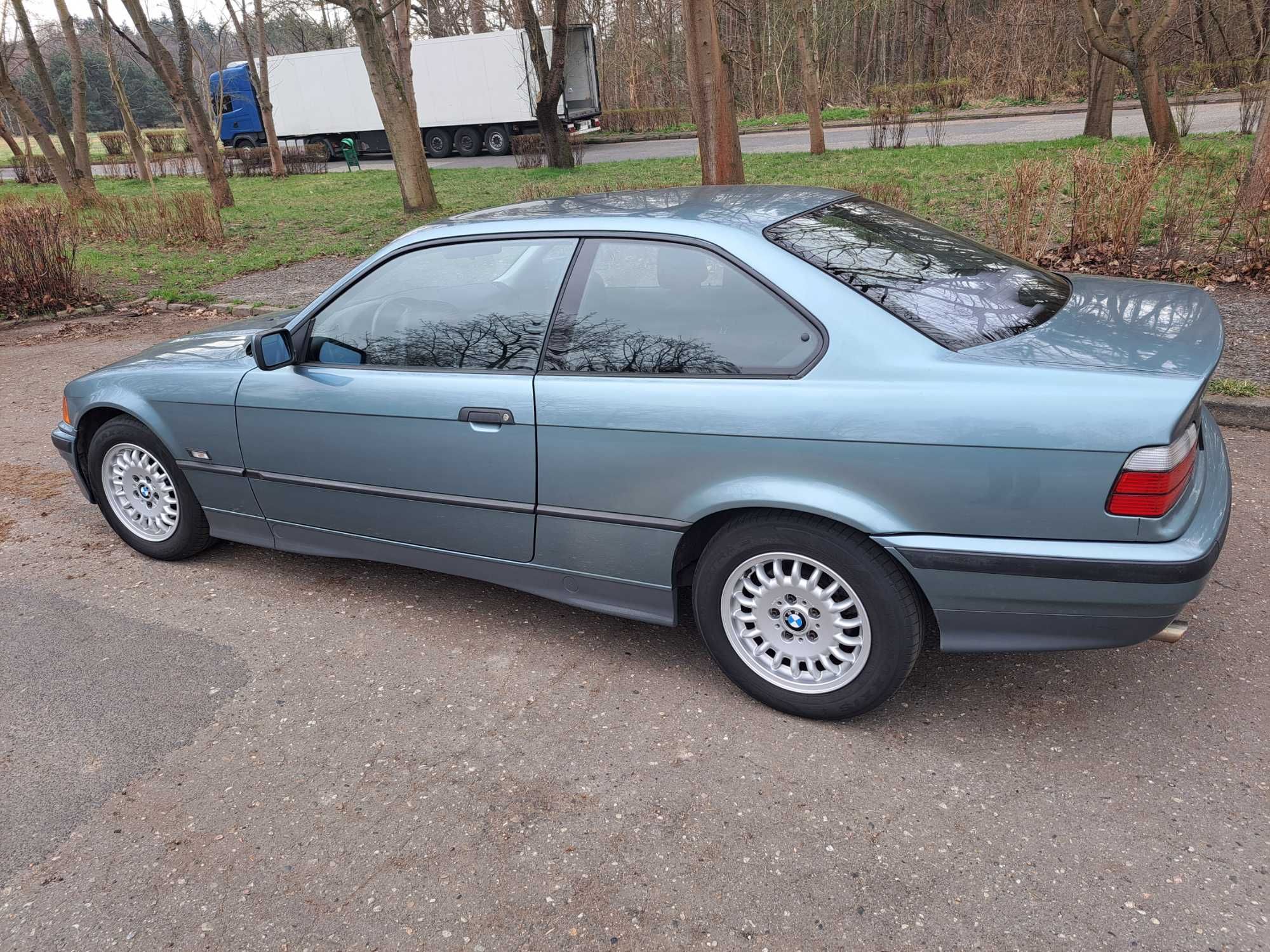 BMW E36 Coupe 320 benz , automat, książka serwis Niemcy, zadbany