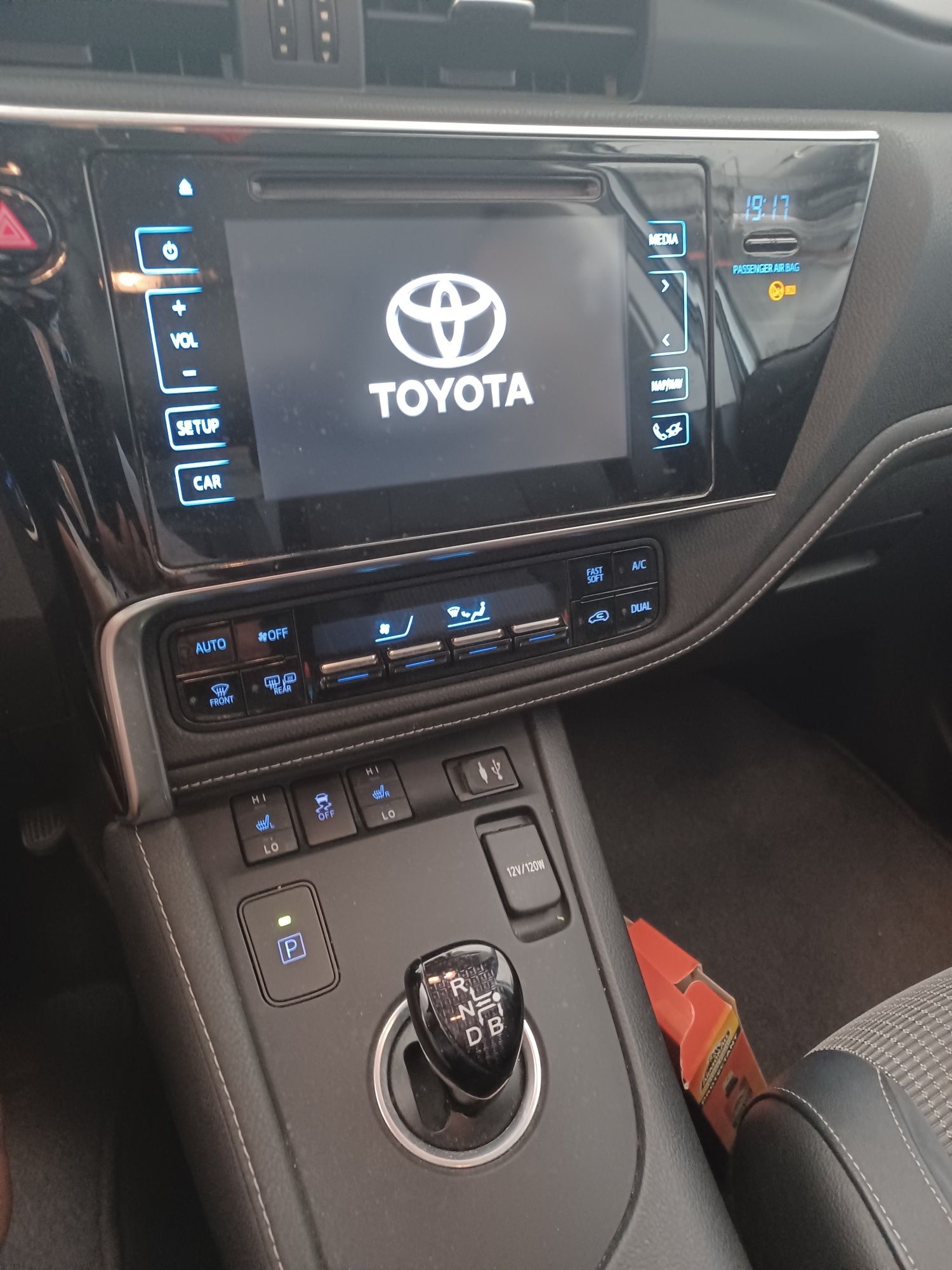 Toyota Auris 2015