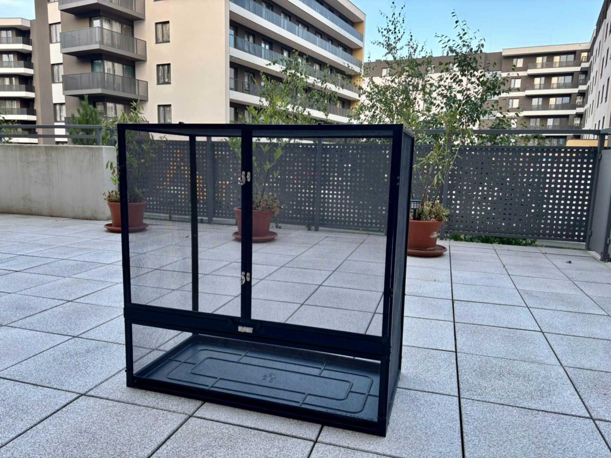 Flexarium dla kameleona z dodatkowym wyposażeniem
