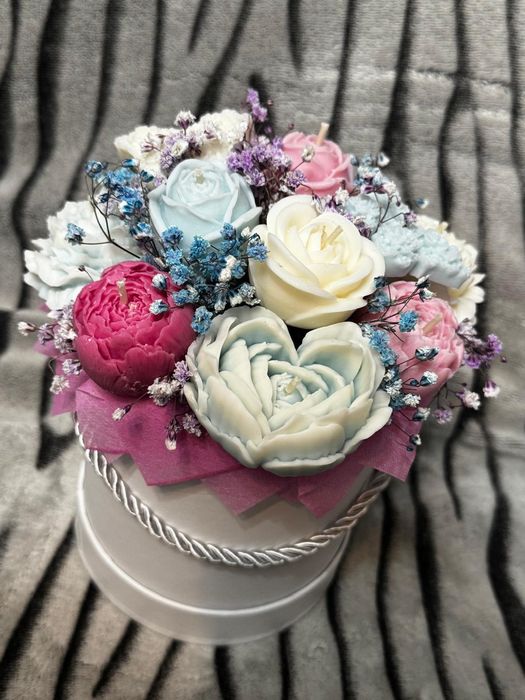 Flower Box, kwiatowe świece sojowe, rękodzieło, prezent okolicznościow