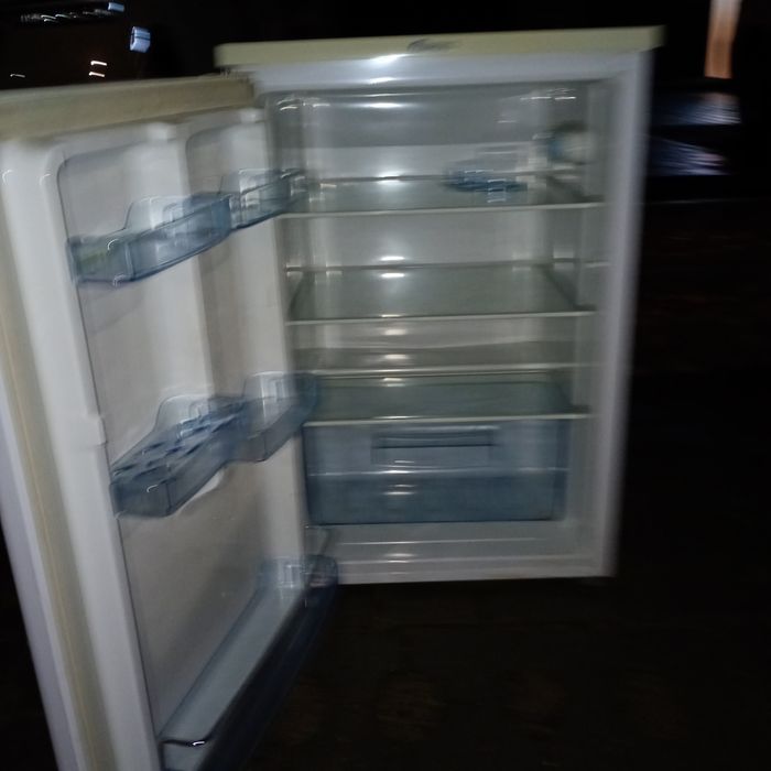 Lodówka podblatowa Ardo w super stanie