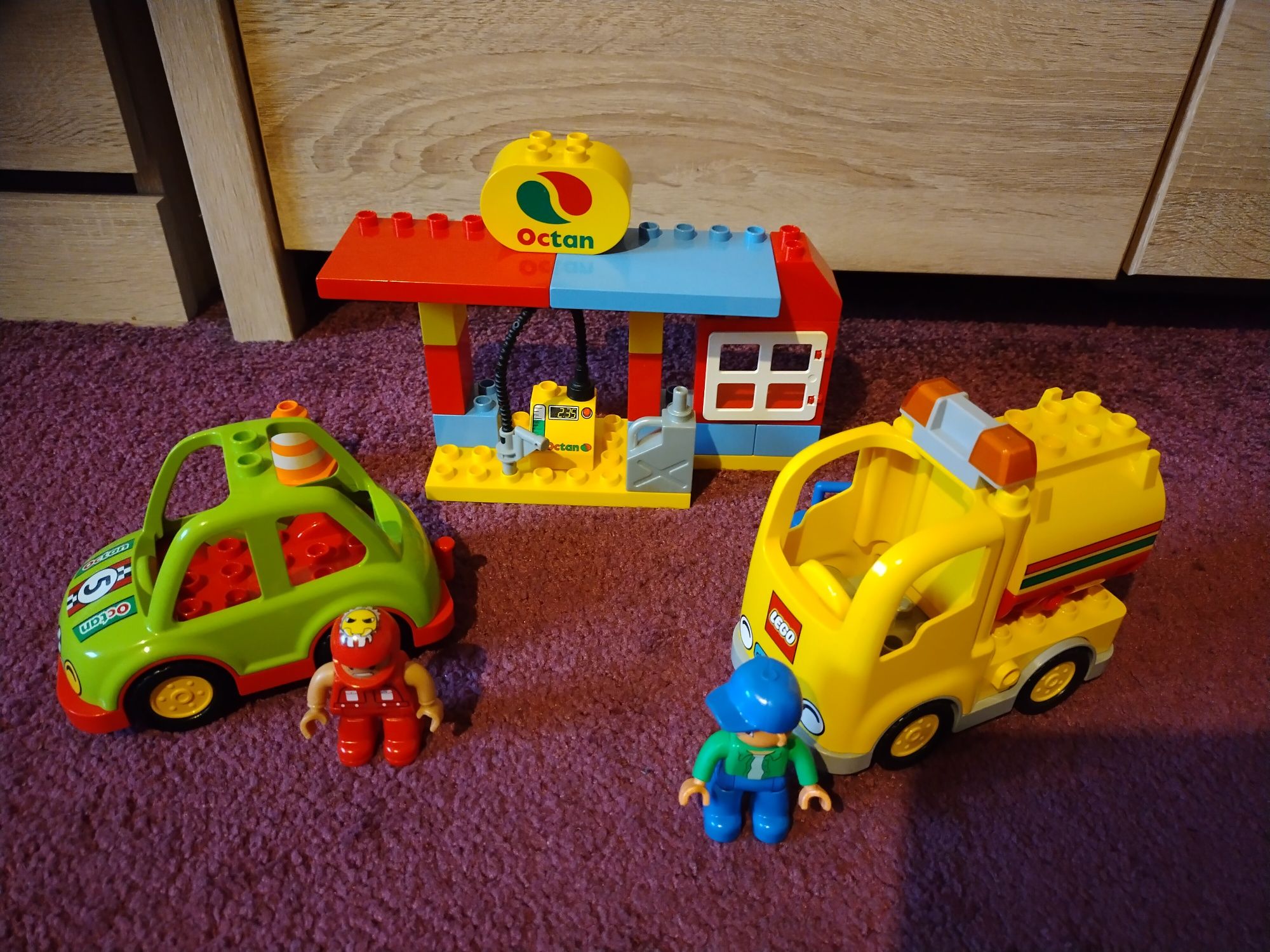 Cysterna stacja paliw LEGO Duplo