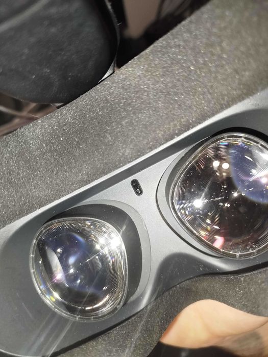 Meta Quest 2 + dodatki – stan bardzo dobry!